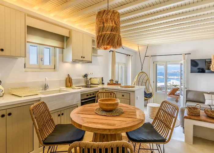 Supreme House With Views & Pool & Parking בית נופש