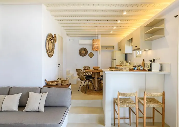 Supreme House With Views & Pool & Parking