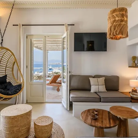 別荘 Supreme House With Views & Pool & Parking