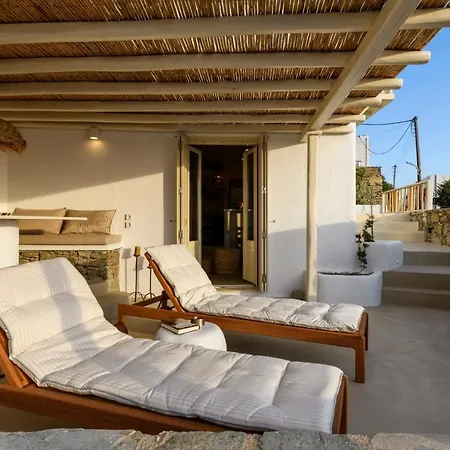 別荘 Supreme House With Views & Pool & Parking *