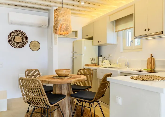 Supreme House With Views & Pool & Parking