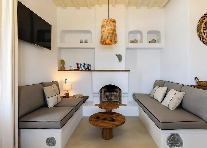 Supreme House With Views & Pool & Parking