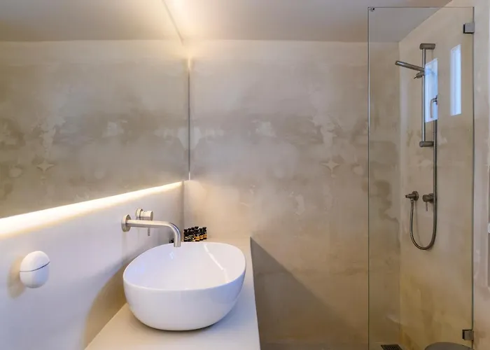 Supreme House With Views & Pool & Parking 度假居 *